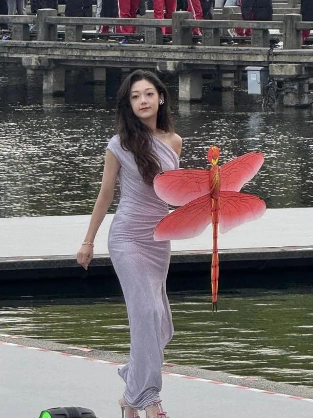 38岁刘亦菲生图又翻车？你别穿抹胸了！(图14)