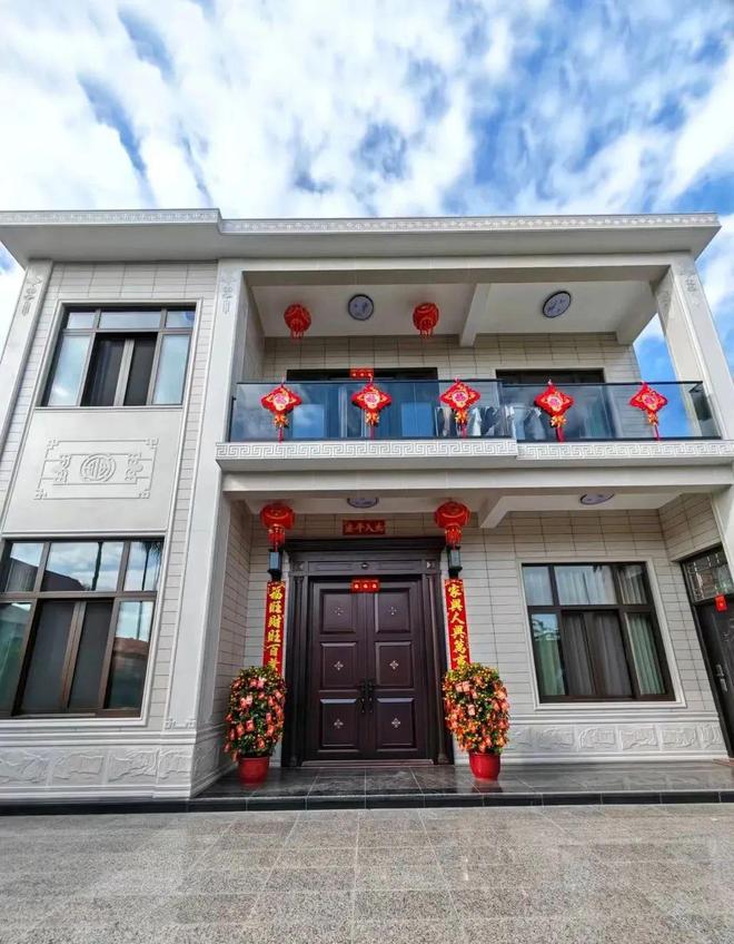 30岁小伙的农村自建房火了外观虽然平平无奇装修却很有档次！(图1)